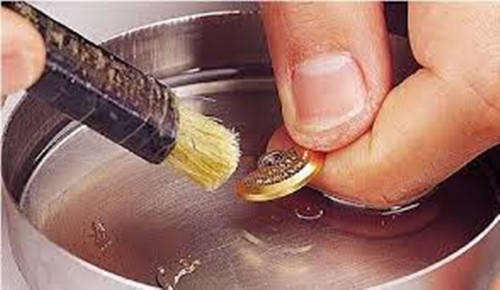 的 “清洁 SPA”技巧怎么清洗我们的手表？手表(图1)