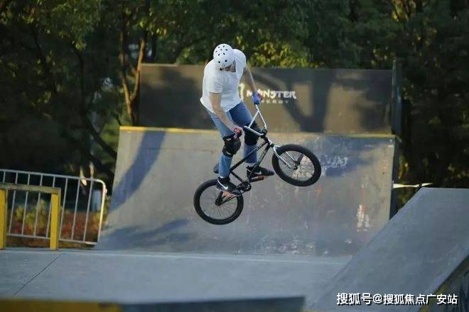 环境 价格地址楼盘详情配套电话交房时间配套电话交房时间建发海宸 (售楼处) 首页 -建发海宸销售中心 -(图6) 环境 价格地址楼盘详情配套电话交房时间配套电话交房时间建发海宸 (售楼处) 首页 -建发海宸销售中心 -(图6)